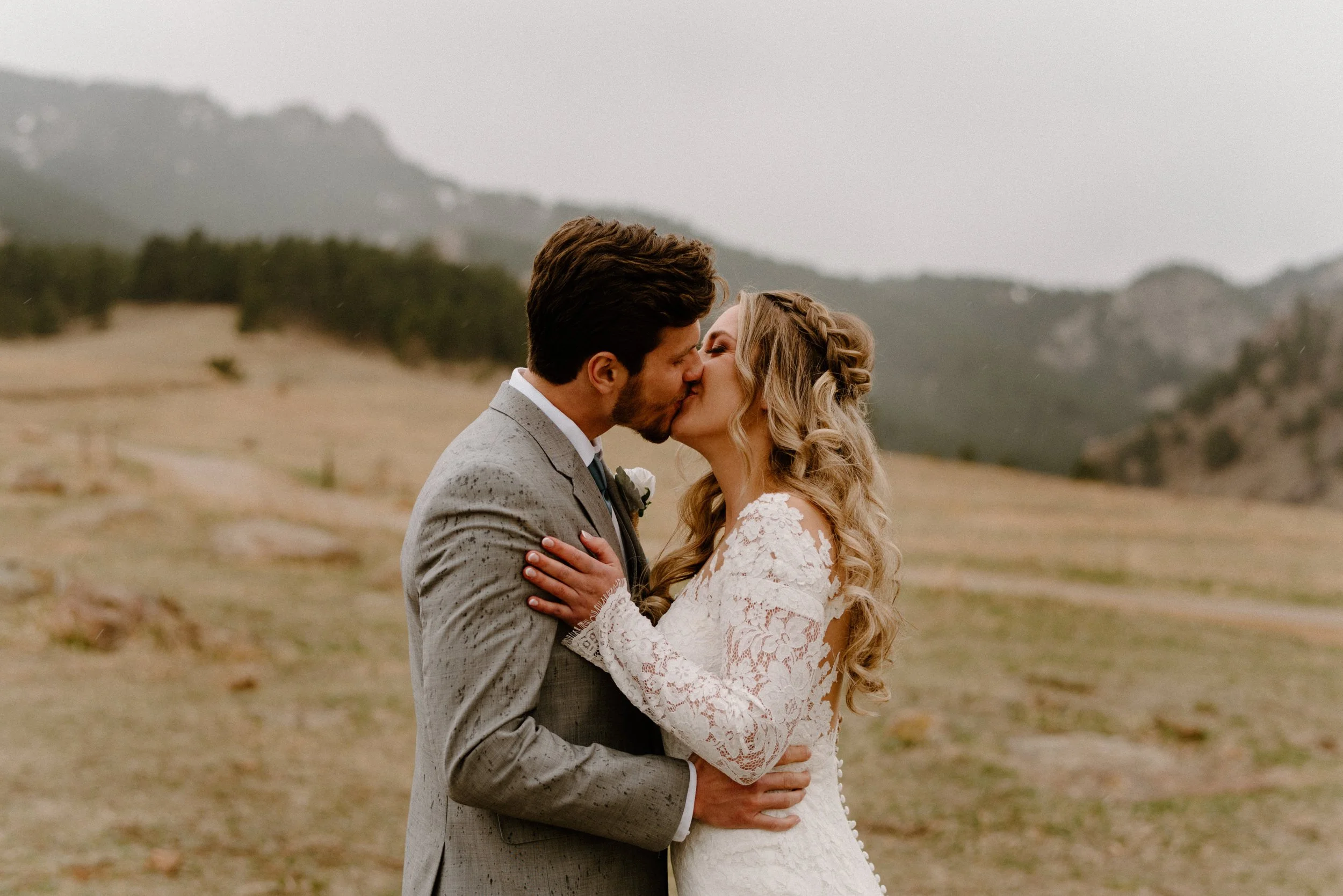  Boulder, Colorado elopement at the Flatirons. Colorado elopement photos. First look between bride and groom. Elopement first look inspiration. Colorado elopement ideas. Colorado wedding and elopement photographer. Chautauqua, Boulder elopement photos. First look inspiration. Colorado wedding photography. 